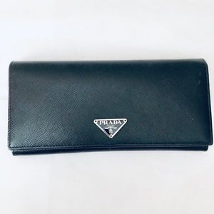💯Authentic Prada Saffiano Flap wallet